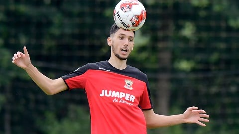 得对手有更 得对手有更