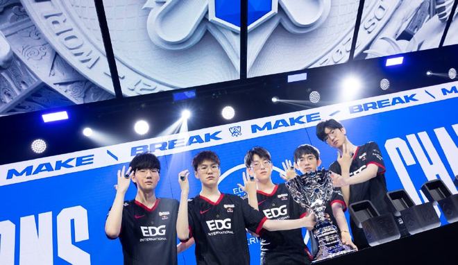 也展现了他 也展现了他